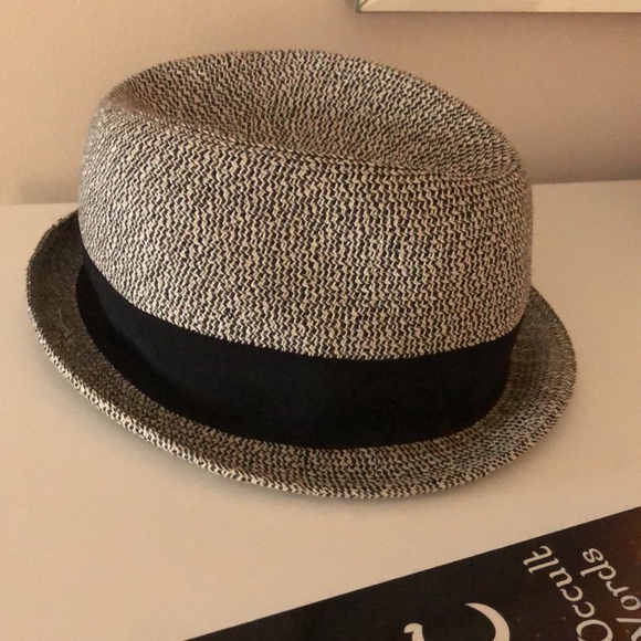 Black and white Paper Straw Hat🤠 - Picture 3 of 5